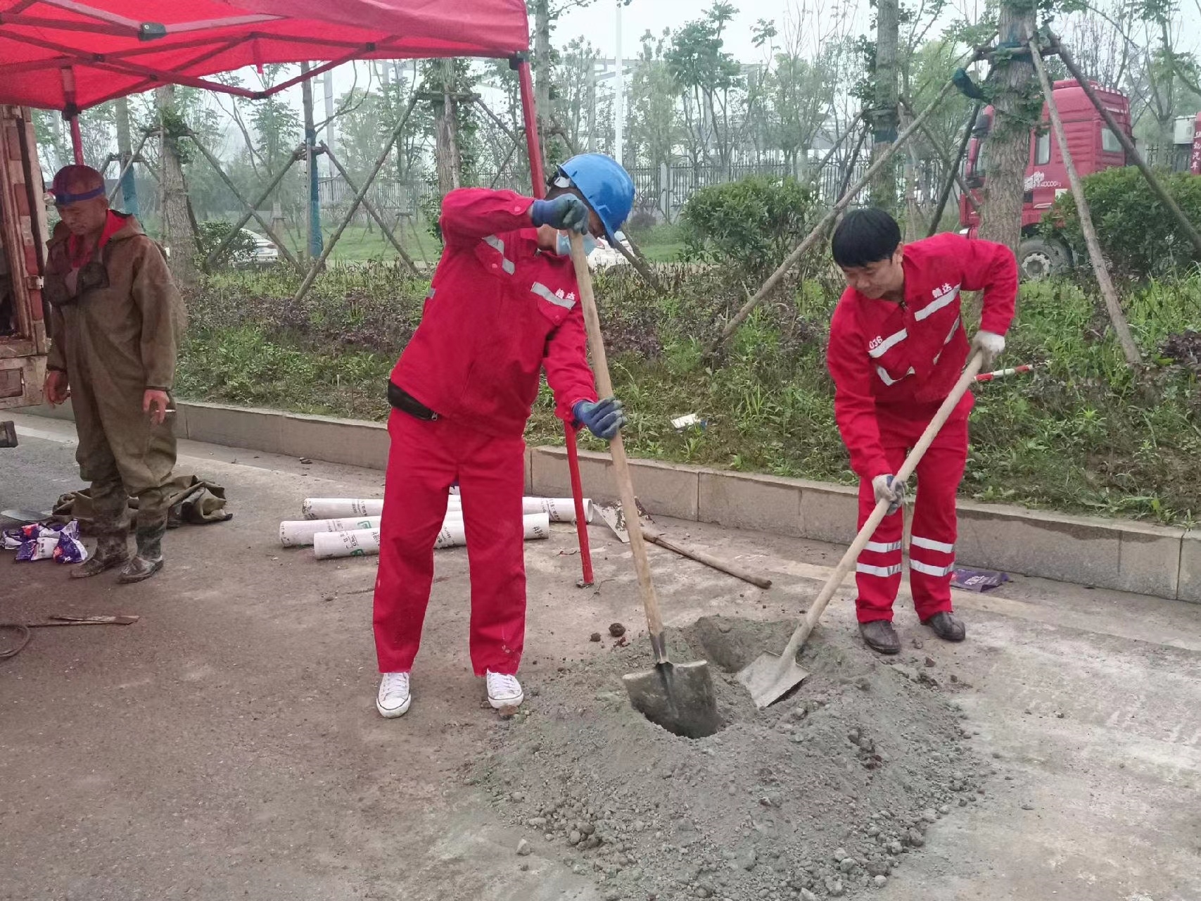 天全管道疏通哪家好】及时进行市政管道清淤